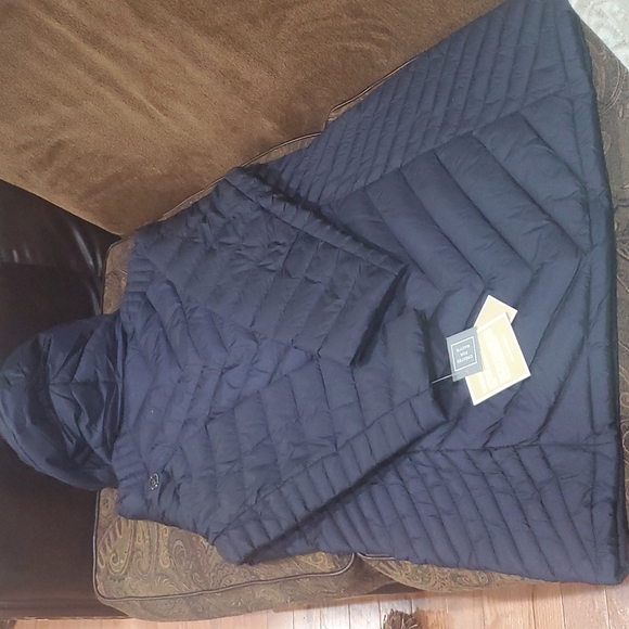 Free Burberry brooch with purchase Michael Kors puffed packable down jacket - Picture 9 of 13